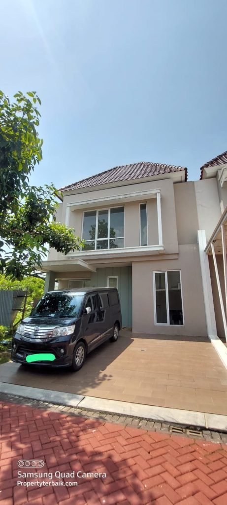 Dijual Cepat Rumah Hoek Sudah Renov di Latigo Village By Rumah Chinida