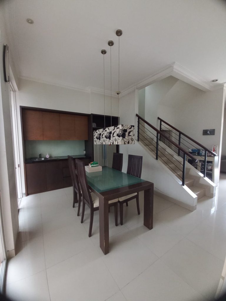 Dijual Rumah 2 Lantai Furnish di Chalcedony PHG By Rumah Chinida