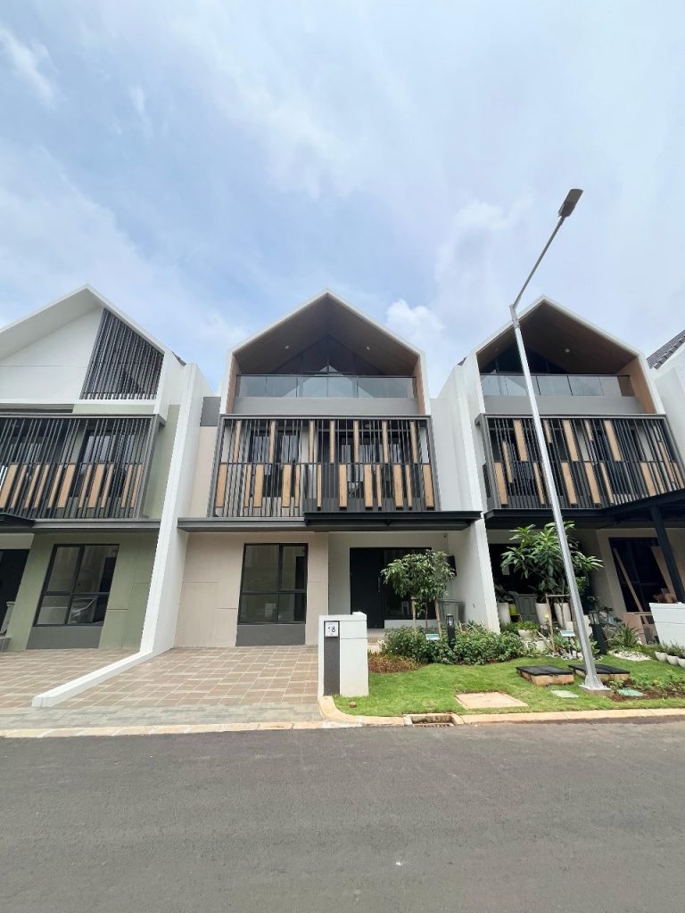 Disewakan Rumah Attic Premium 3A Bagus di Strozzi By Rumah Chinida