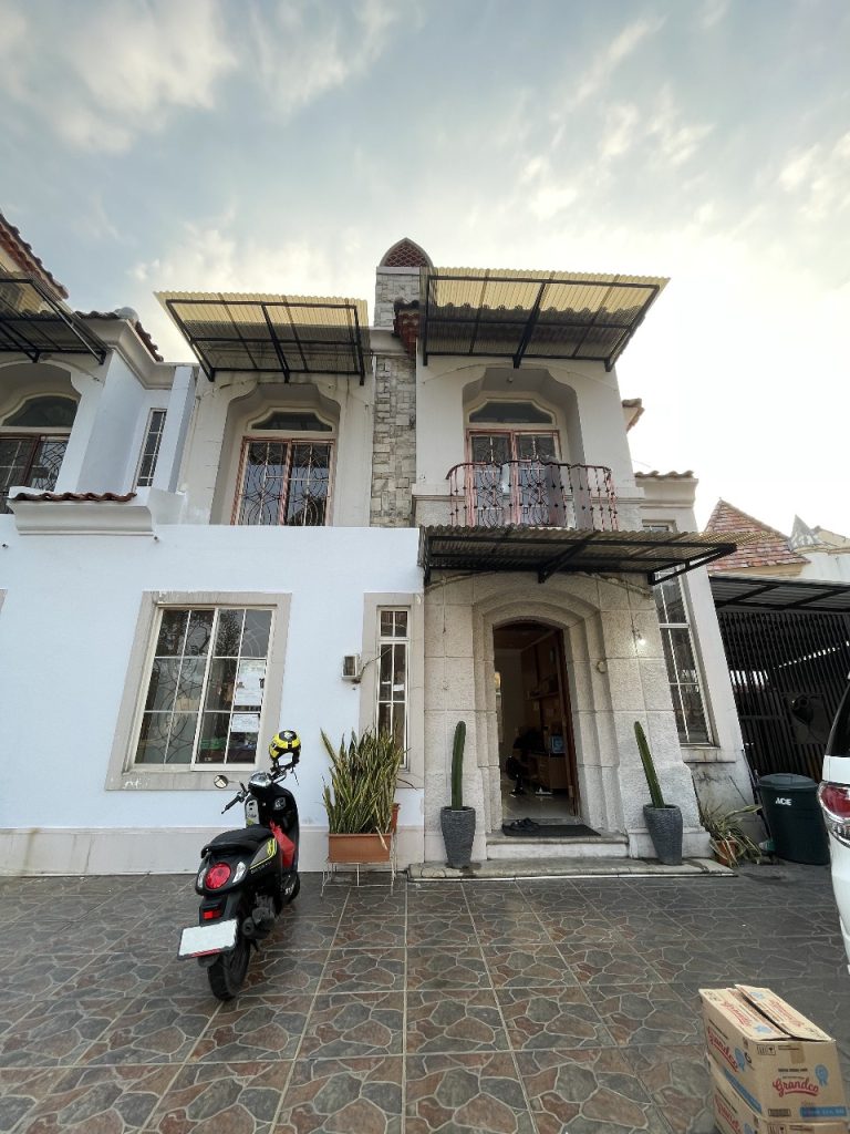 Dijual Rumah Gandeng Unit B, Cluster Taman Spain By Rumah Chinida