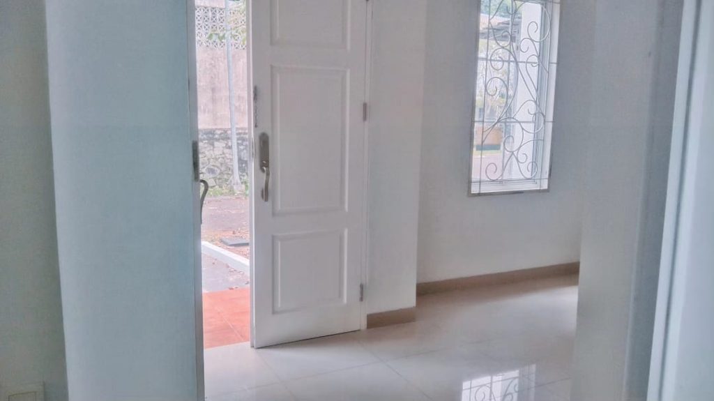 Dijual Rumah uk 8×18 2 Lantai di Cluster Alicante By Rumah Chinida