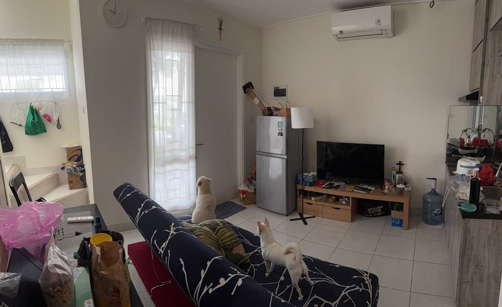 Disewakan Rumah 5×10.5 Semi Furnish di Martinez By Rumah Chinida