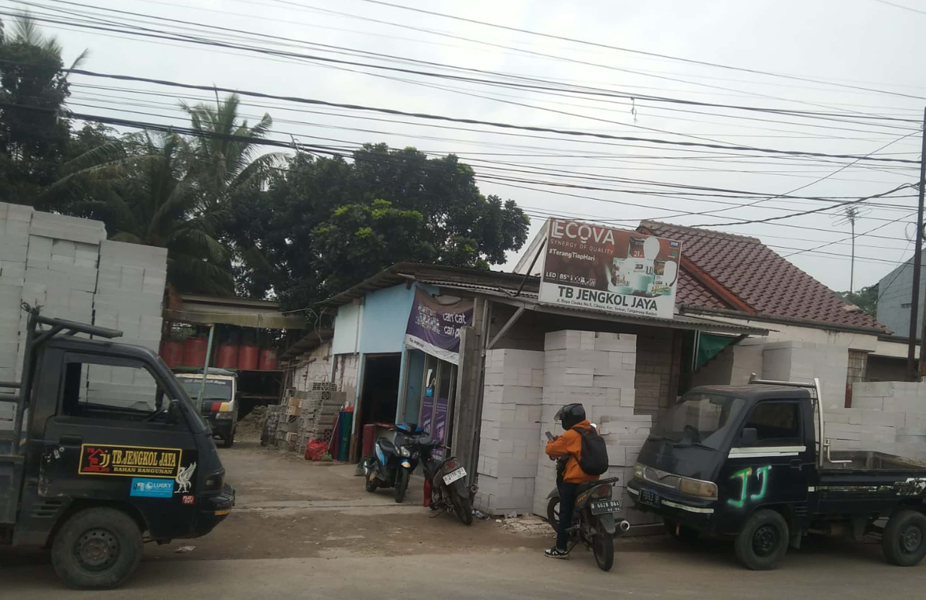 Dijual Rumah & Toko Matrial SHM di Jl Cisoka By Rumah Chinida (Rt)