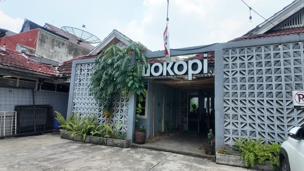 Disewakan Over Kredit Rumah Cafe di BSD By Rumah Chinida (Lw)