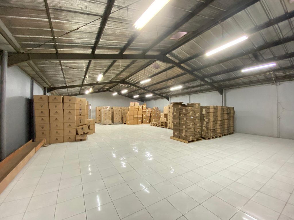 Disewakan Gudang Hadap Barat di Taman Tekno By Rumah Chinida (Dw)