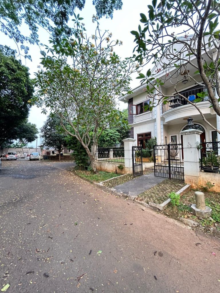 Dijual Rumah SHM 2 Lantai di Bsd Giri Loka By Rumah Chinida (Dw)