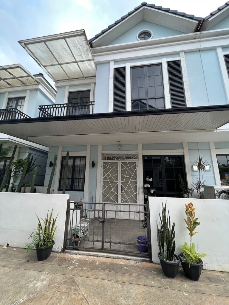 Dijual Rumah SHM 3 Lantai di Lavon 2 Montana By Rumah Chinida (Dw)