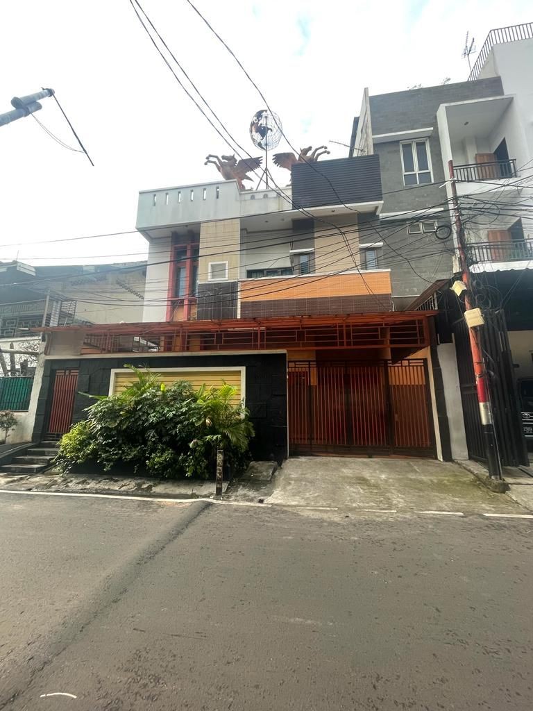 Dijual Rumah SHM 2 Lantai di Krekot Pasar Baru By Rumah Chinida (Ll)
