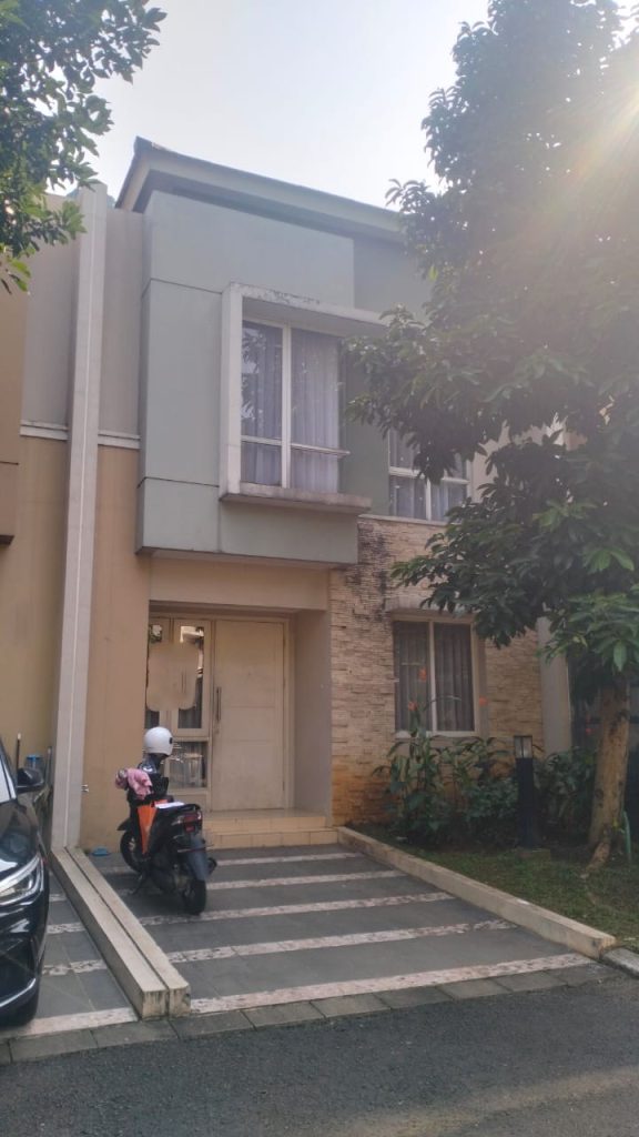 Disewakan Rumah Hadap Selatan di Tesla Utara 3 By Rumah Chinida (Jb)