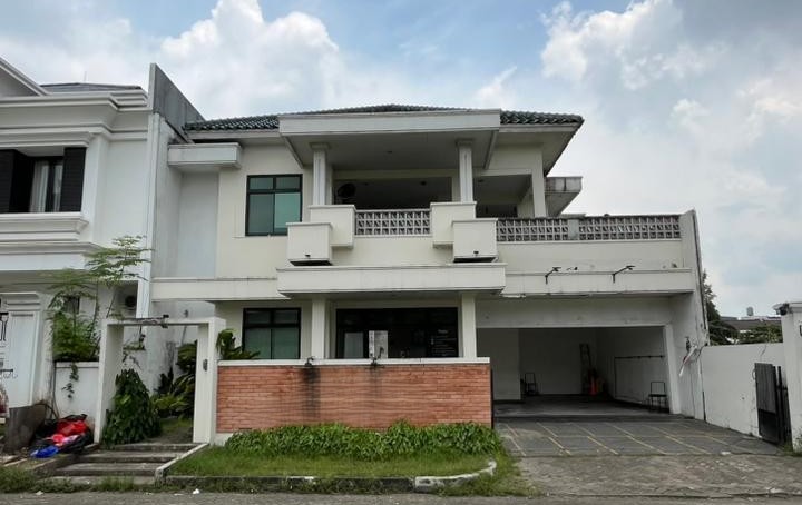 Dijual Rumah Caffe SHM 2 Lantai di Modernlan By Rumah Chinida (Jb)