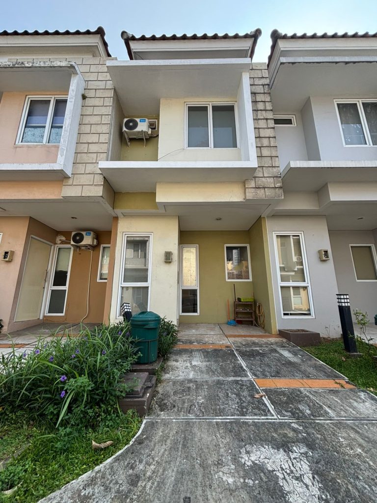 Disewakan Rumah Semi Furnished di Virginia By Rumah Chinida (Dw)