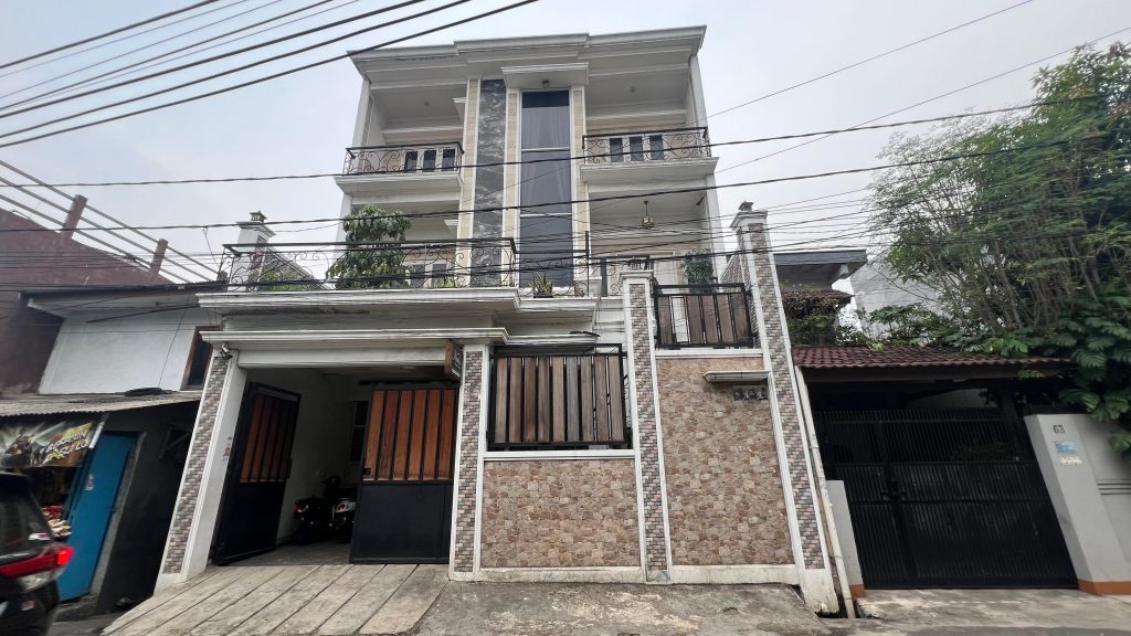 Dijual Rumah SHM 3.5 Lantai di Joglo, Jakbar By Rumah Chinida (Rt)