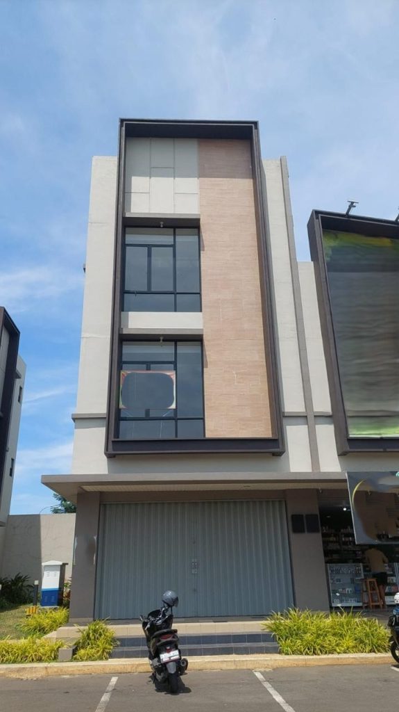 Dijual Ruko Hook 3 Lantai di Astha, Tangerang By Rumah Chinida (Dw)