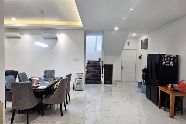 Dijual Rumah SHM 2 Lantai di Cluster Alicante By Rumah Chinida (Vc)