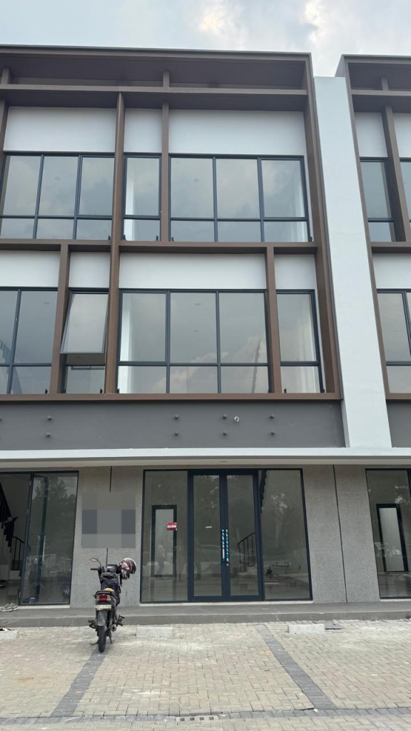Disewakan Ruko BSD Hadap Jalan di West Village By Rumah Chinida (Jb)
