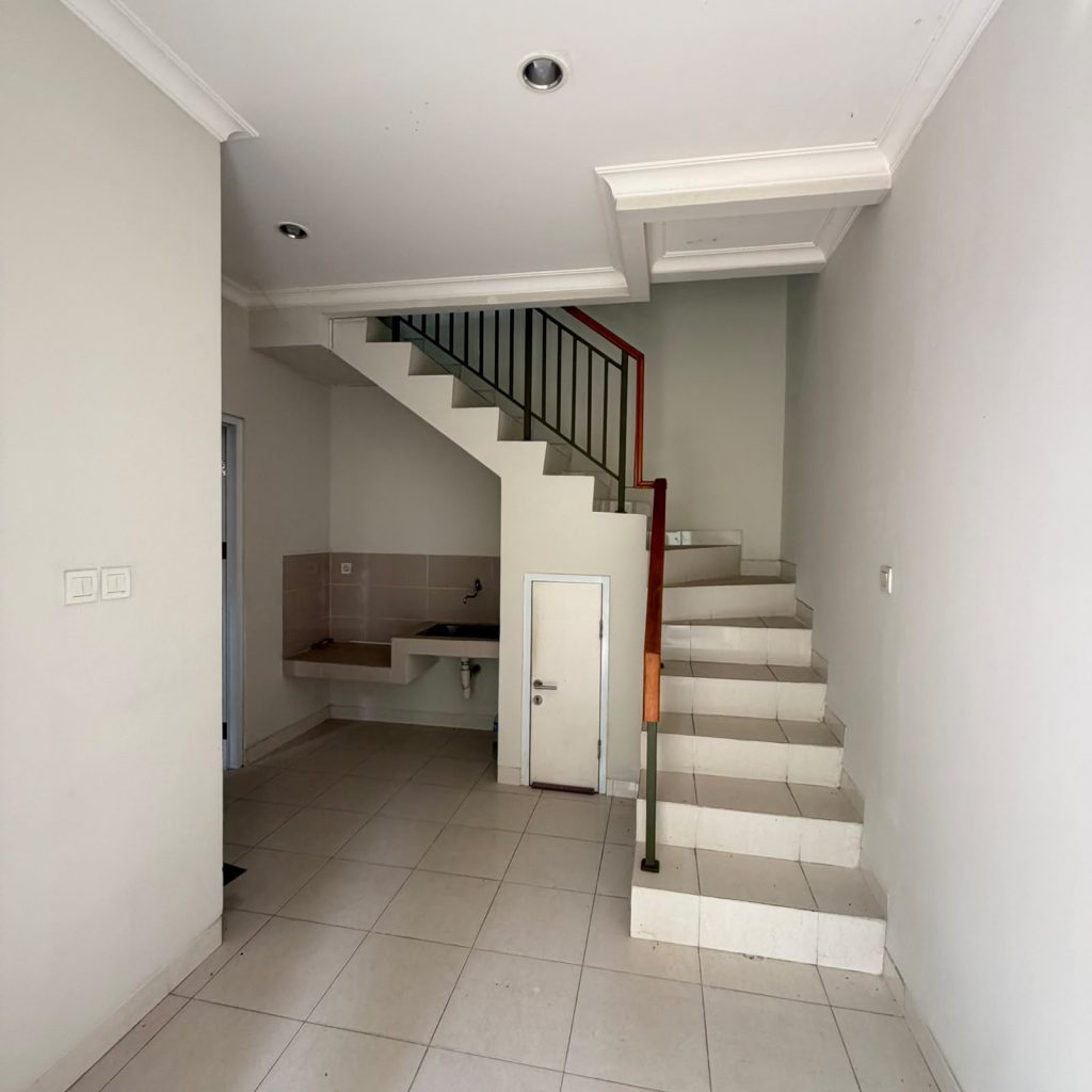 Dijual Rumah Gading Serpong di Arcadia Village By Rumah Chinida (Dw)