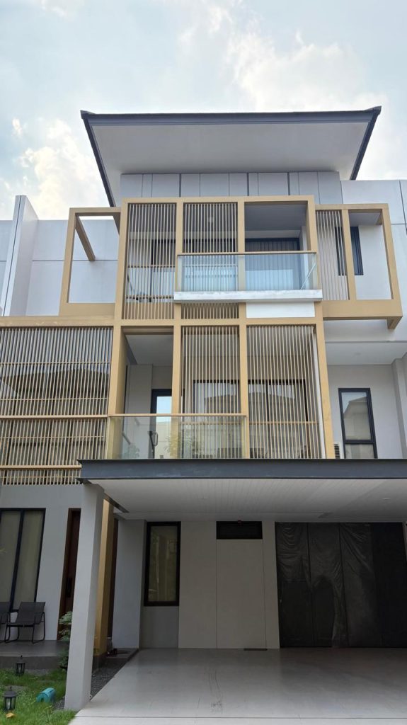 Dijual Take Over Rumah BSD City 3 Lantai di Cluster Aerra By Rumah Chinida (Dw)