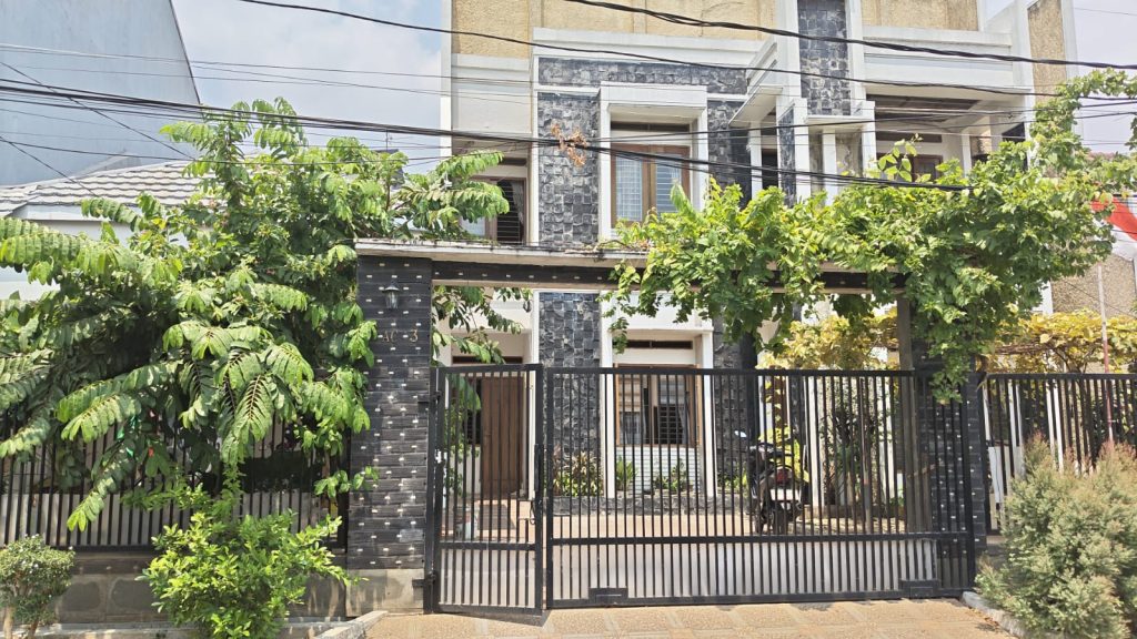 Dijual Rumah Jakarta Selatan SHM di Lebak Bulus By Rumah Chinida (Jb)