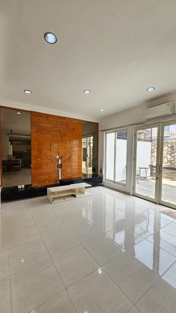 Dijual Rumah Alam Sutera Semi Furnish di Sutera Palma By Rumah Chinida (Ay)